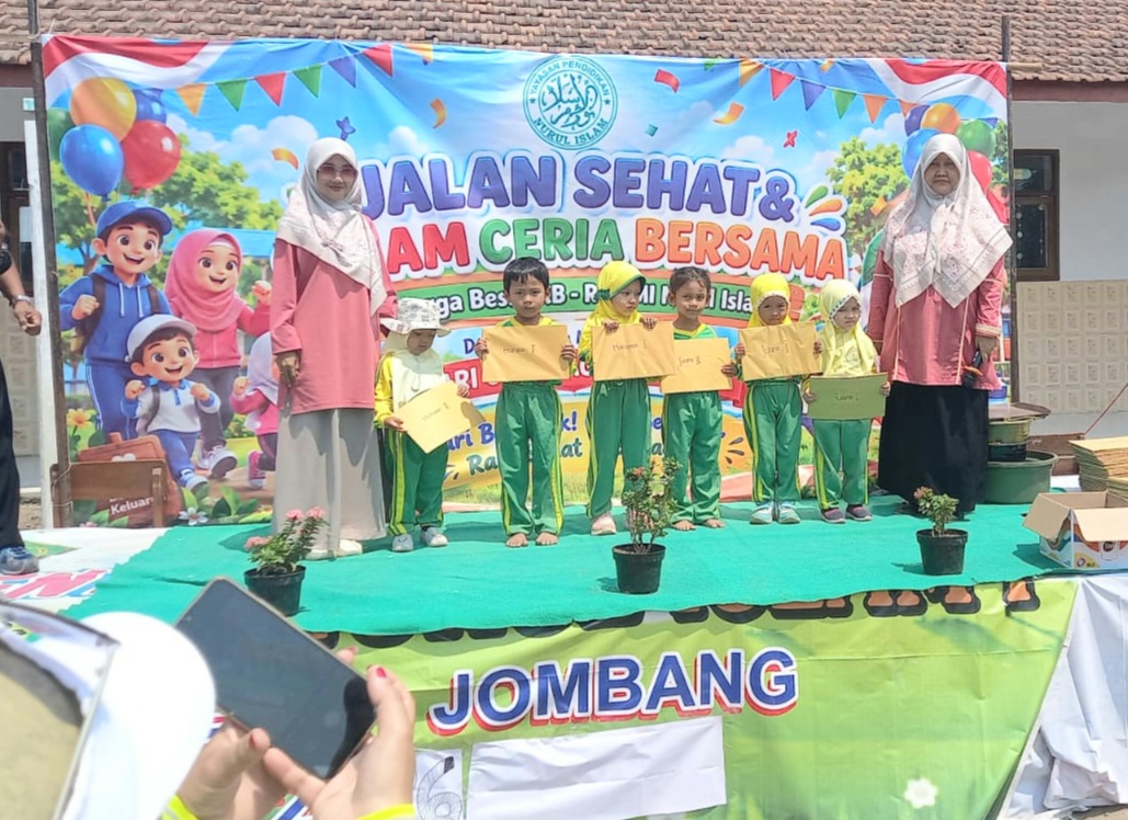 Semarak HOURNAS 2026, MI RA KB Nurul Islam Bareng Gelar Jalan Sehat, Senam CERIA dan DRUMBAND Cilik